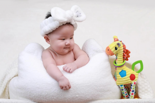 阿勒泰宝宝头上的旋 阿勒泰宝宝头上的旋